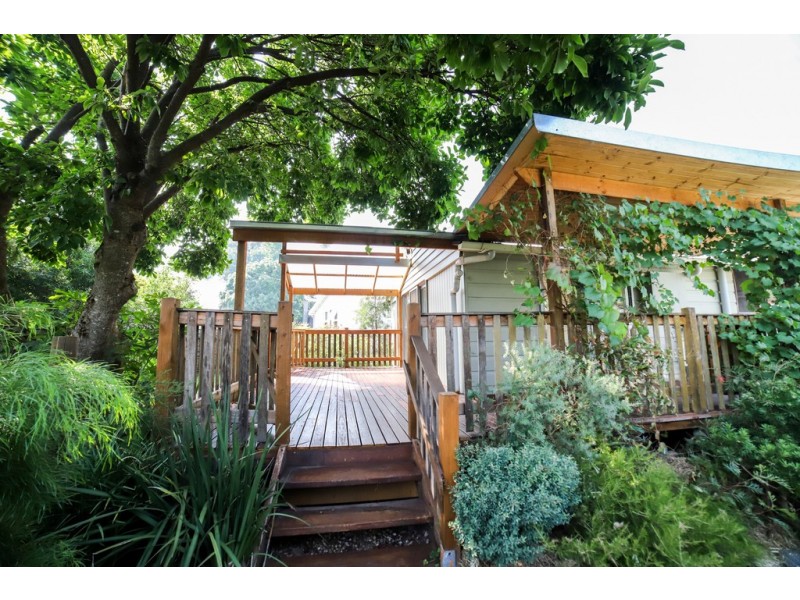 38 Valley Avenue, Mount Beauty VIC 3699