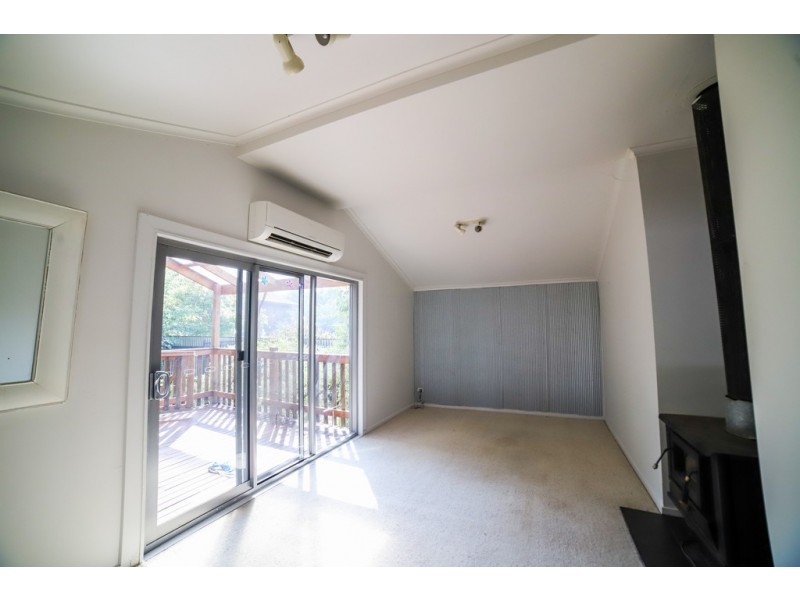 38 Valley Avenue, Mount Beauty VIC 3699