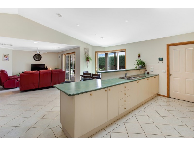 45 Jenny Wren Place, East Albury NSW 2640