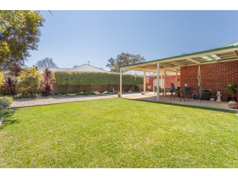 45 Jenny Wren Place, East Albury NSW 2640