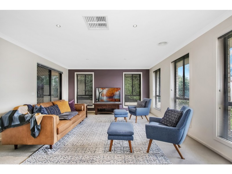 253 Vickers Road, Lavington NSW 2641