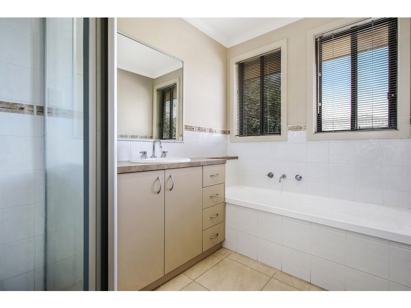 253 Vickers Road, Lavington NSW 2641