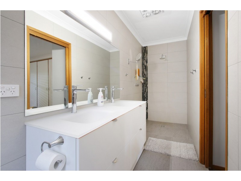 13 Hallawell Crescent, Wodonga VIC 3690