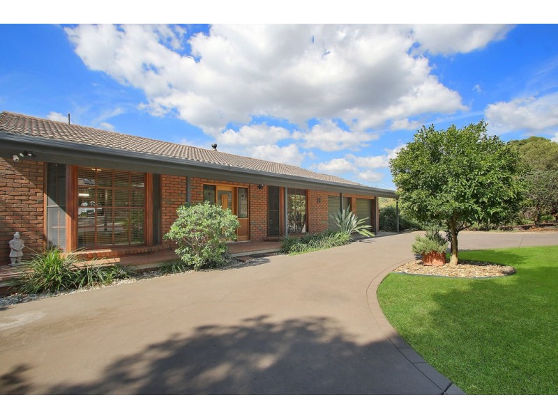 13 Hallawell Crescent, Wodonga VIC 3690