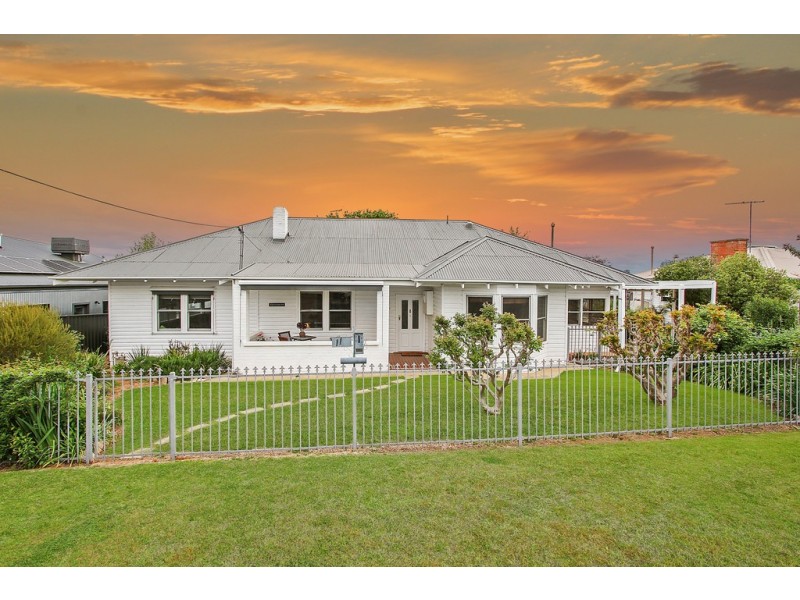 13 Birdwood Street, Corowa NSW 2646