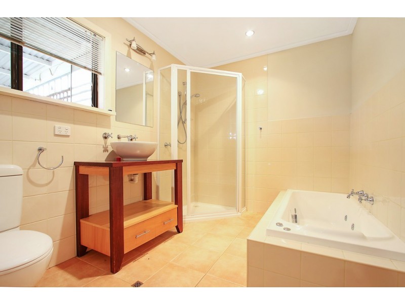 13 Birdwood Street, Corowa NSW 2646