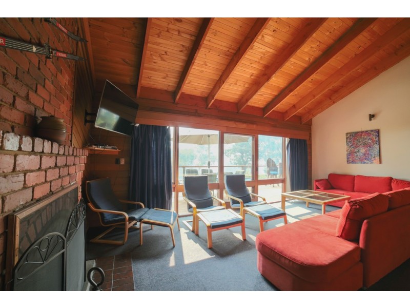 43 Kiewa Valley Highway, Tawonga South VIC 3698