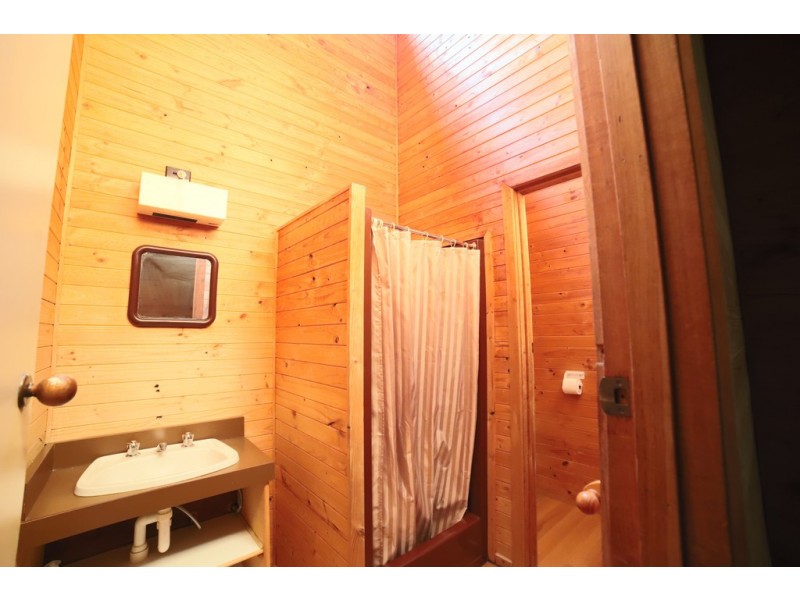 43 Kiewa Valley Highway, Tawonga South VIC 3698