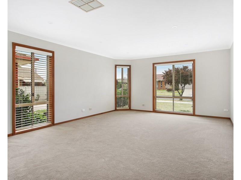 2/36 Mayfair Drive, West Wodonga VIC 3690