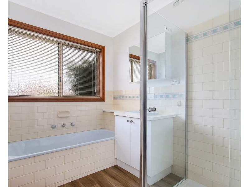 2/36 Mayfair Drive, West Wodonga VIC 3690