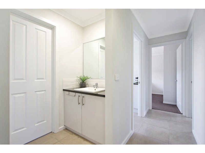 17 Kirby Drive, Killara VIC 3691