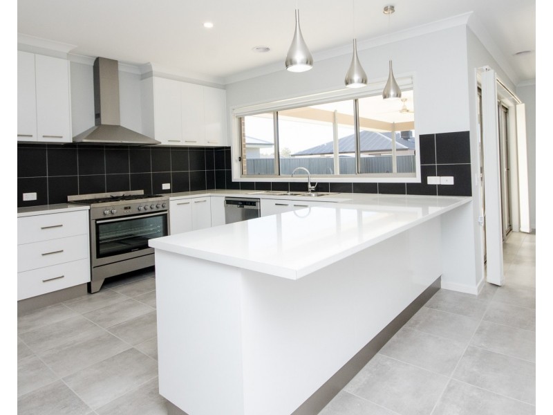 24 Strickland Street, Wodonga VIC 3690