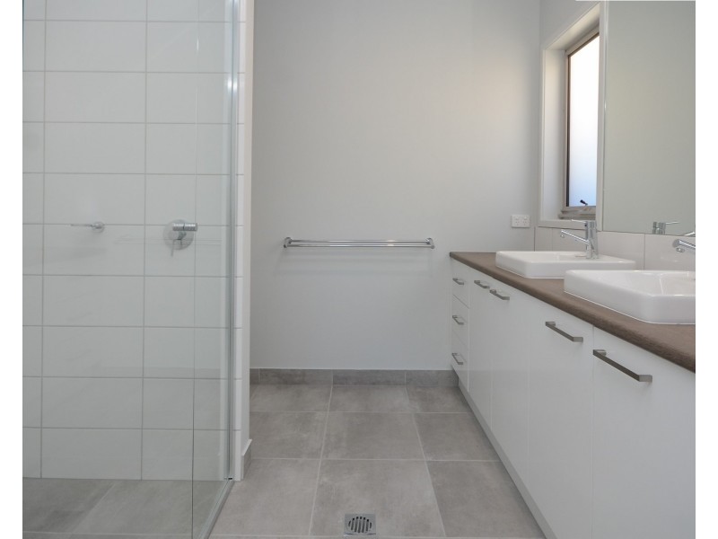 24 Strickland Street, Wodonga VIC 3690