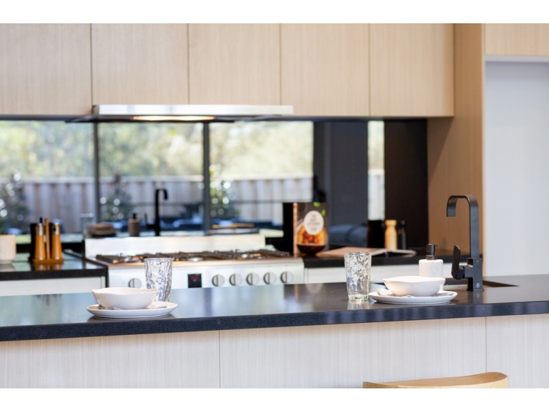 2 Yarrabee Drive, Thurgoona NSW 2640