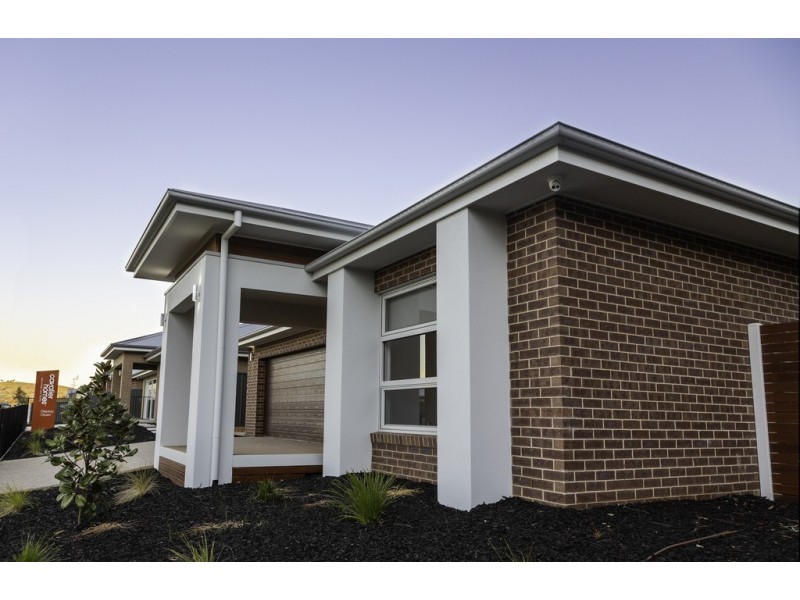 2 Yarrabee Drive, Thurgoona NSW 2640