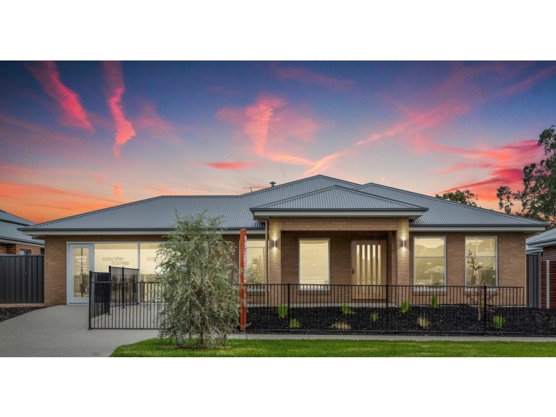 8 Yarrabee Drive, Thurgoona NSW 2640