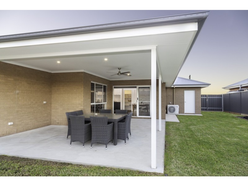 8 Yarrabee Drive, Thurgoona NSW 2640