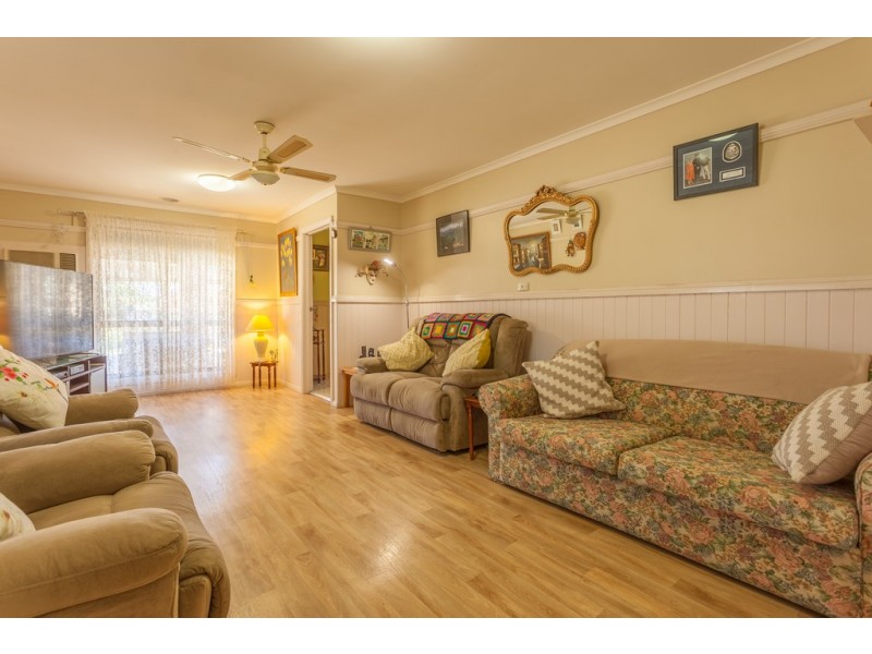 8 Martin Street, Corowa NSW 2646