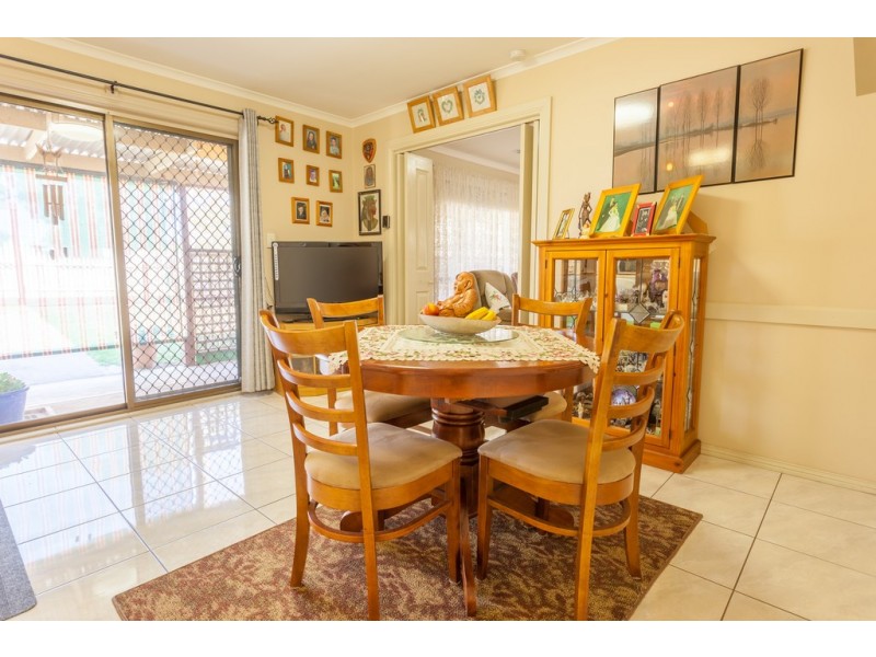 8 Martin Street, Corowa NSW 2646