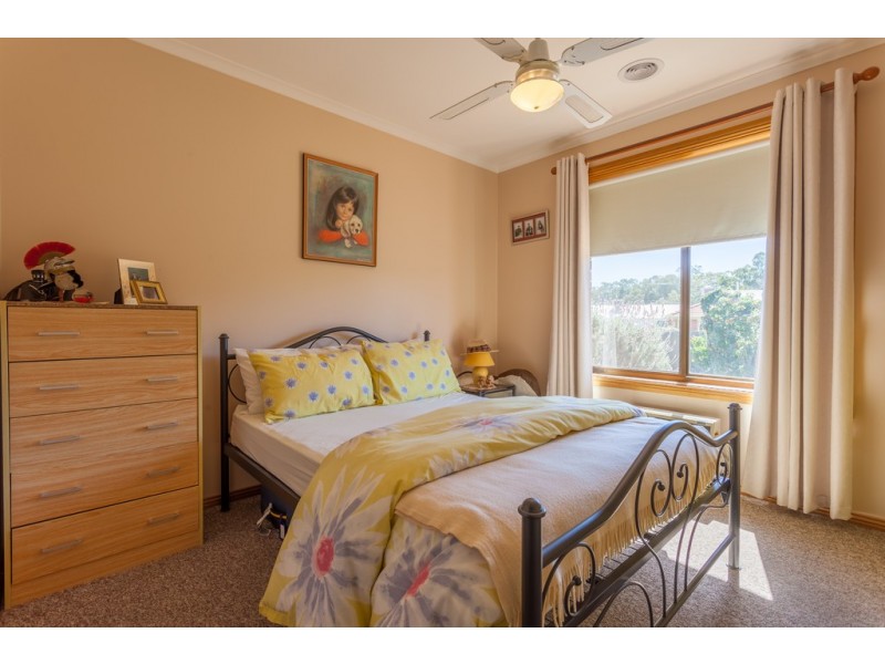 8 Martin Street, Corowa NSW 2646