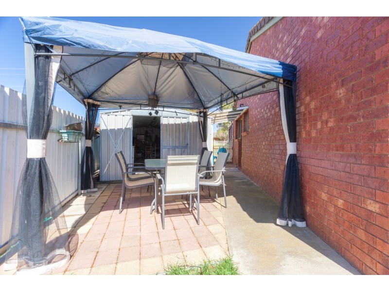 8 Martin Street, Corowa NSW 2646