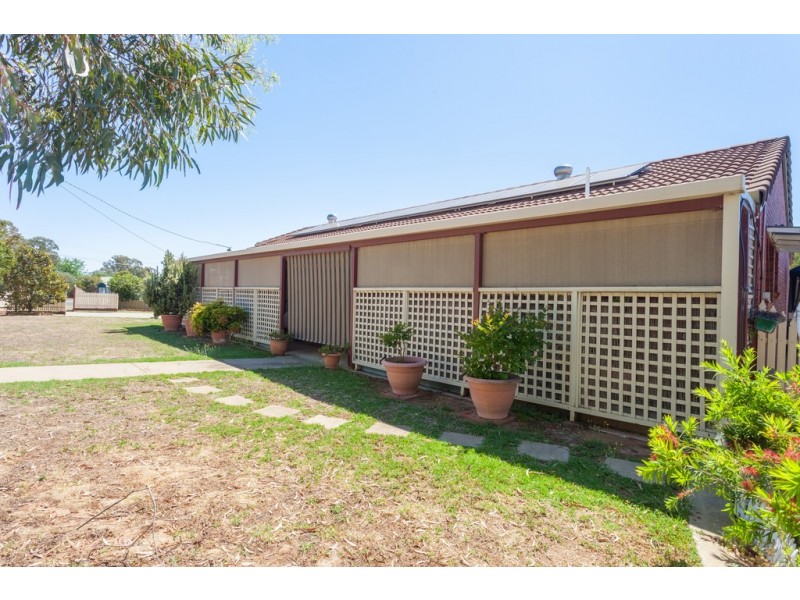 8 Martin Street, Corowa NSW 2646