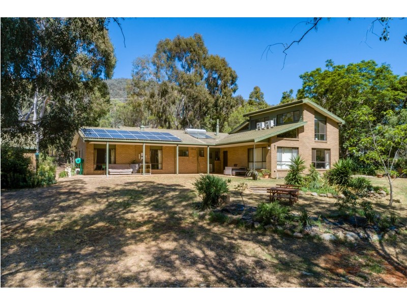 39 Barton Drive, Baranduda VIC 3691