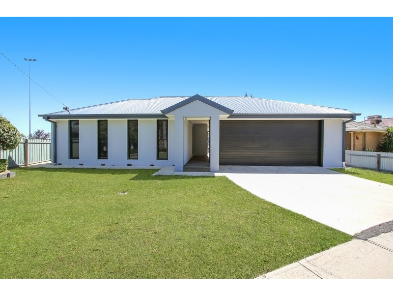 57 EMERALD AVENUE, West Wodonga VIC 3690