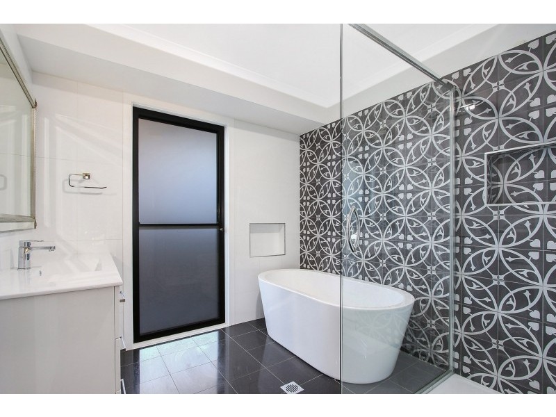 57 EMERALD AVENUE, West Wodonga VIC 3690
