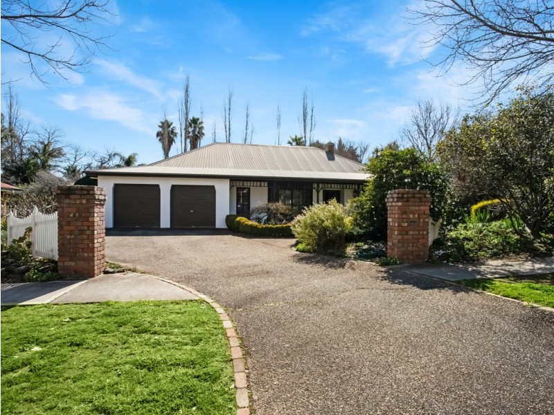 14 Dominic Drive, Wodonga VIC 3690
