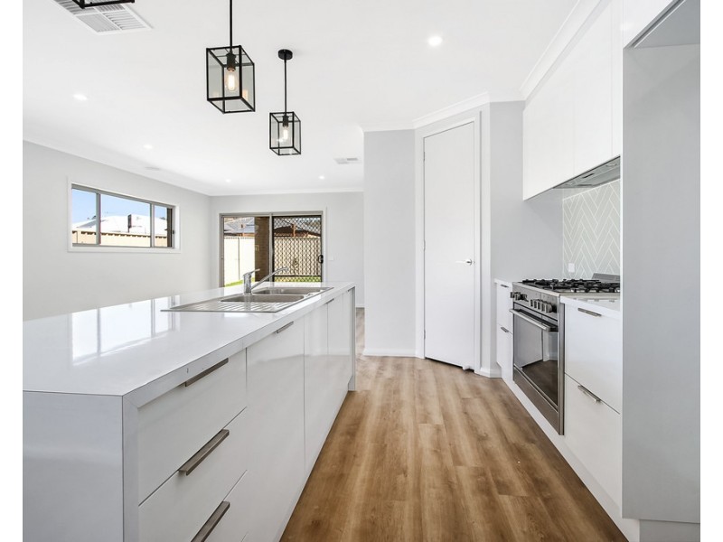 15 Bisdee Court, Wodonga VIC 3690