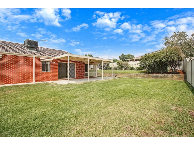 7 Prestwick Place, Wodonga VIC 3690