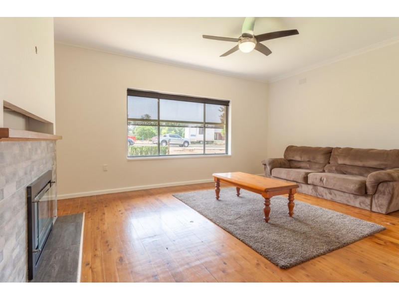 12 Murray Street, Corowa NSW 2646