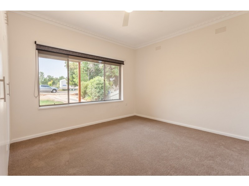 12 Murray Street, Corowa NSW 2646