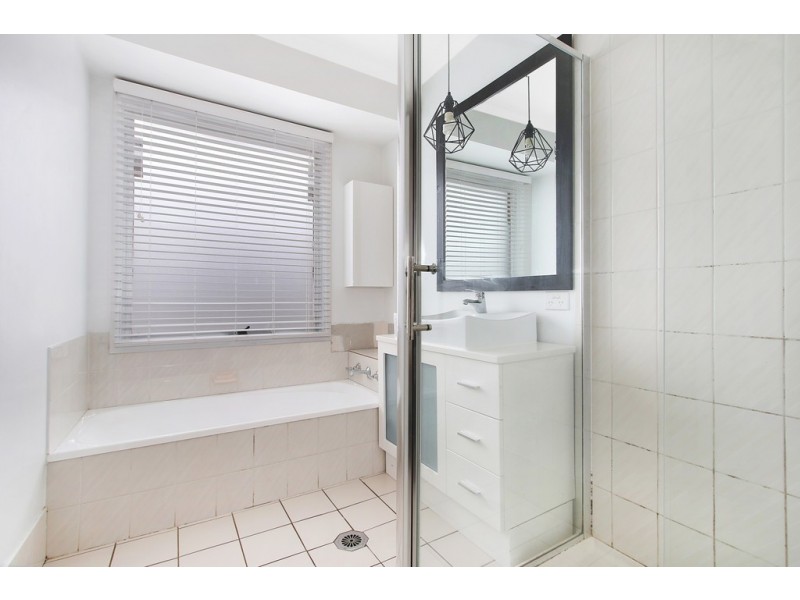 7 Valverde Court, Thurgoona NSW 2640