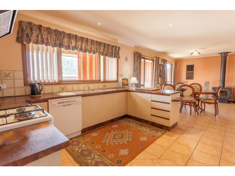 405 Carlma Crescent, Lavington NSW 2641