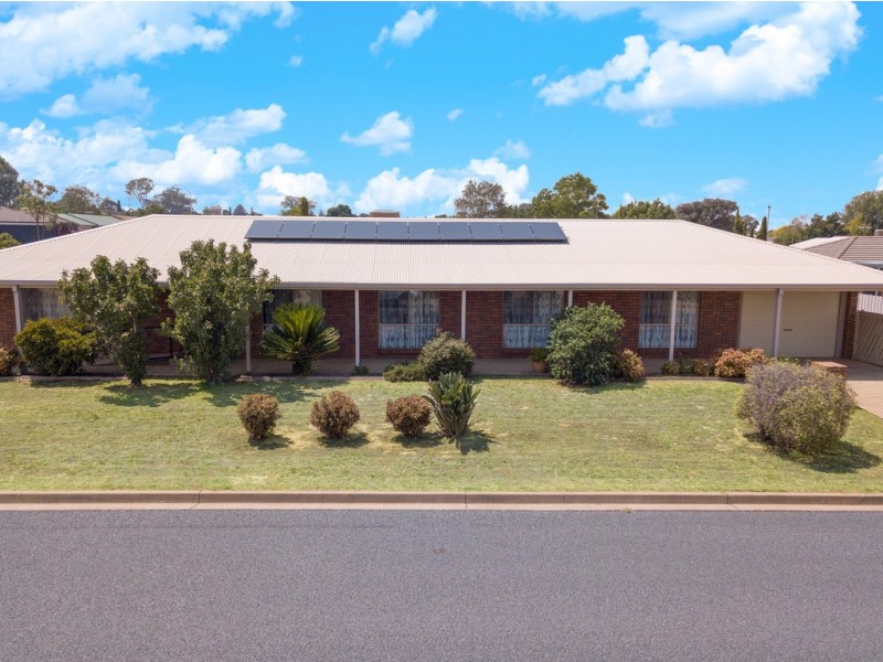 42 Beryl Drive, Corowa NSW 2646