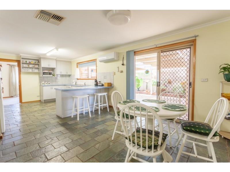 42 Beryl Drive, Corowa NSW 2646