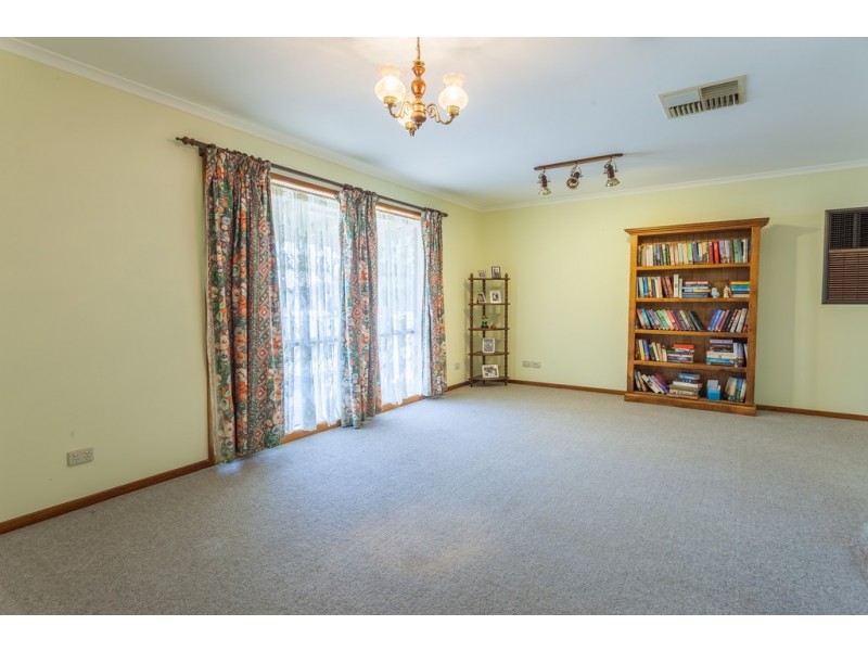 42 Beryl Drive, Corowa NSW 2646