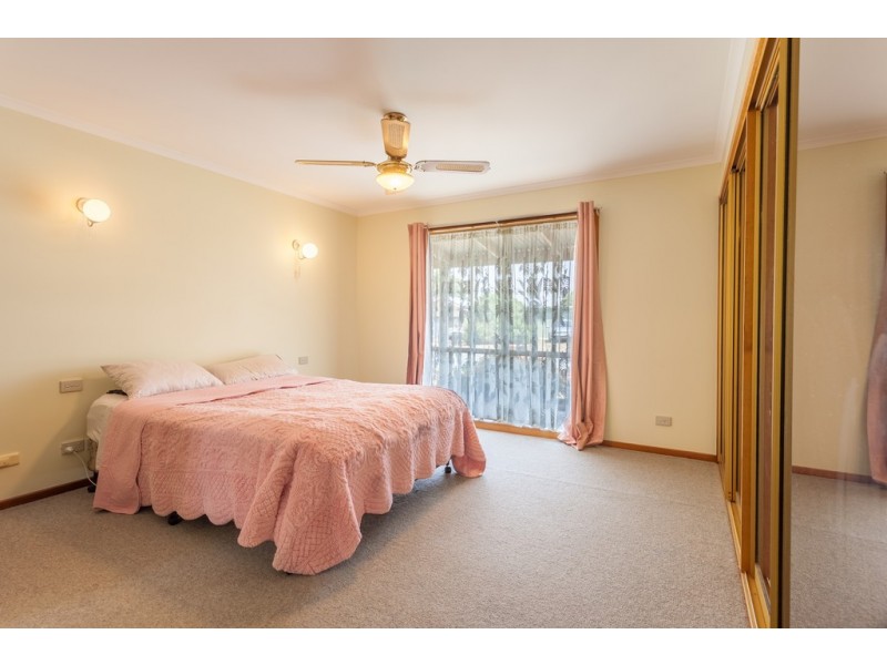 42 Beryl Drive, Corowa NSW 2646