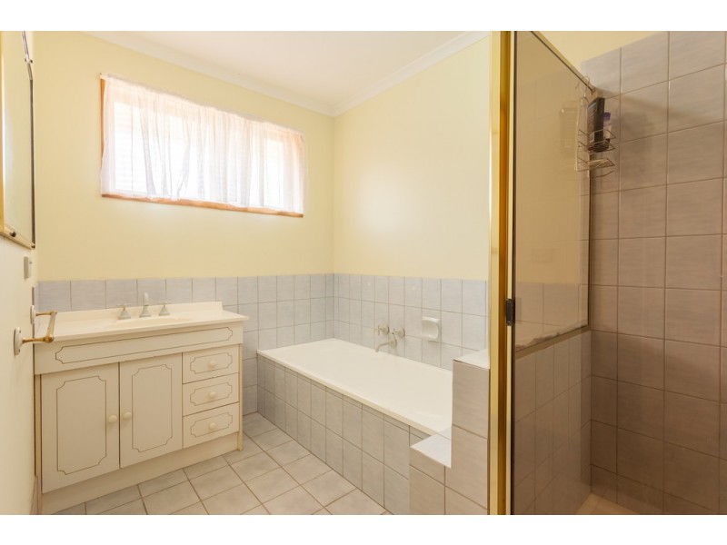 42 Beryl Drive, Corowa NSW 2646