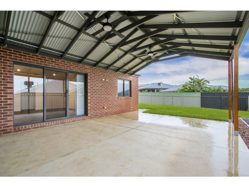 89 Smiggins Drive, Thurgoona NSW 2640