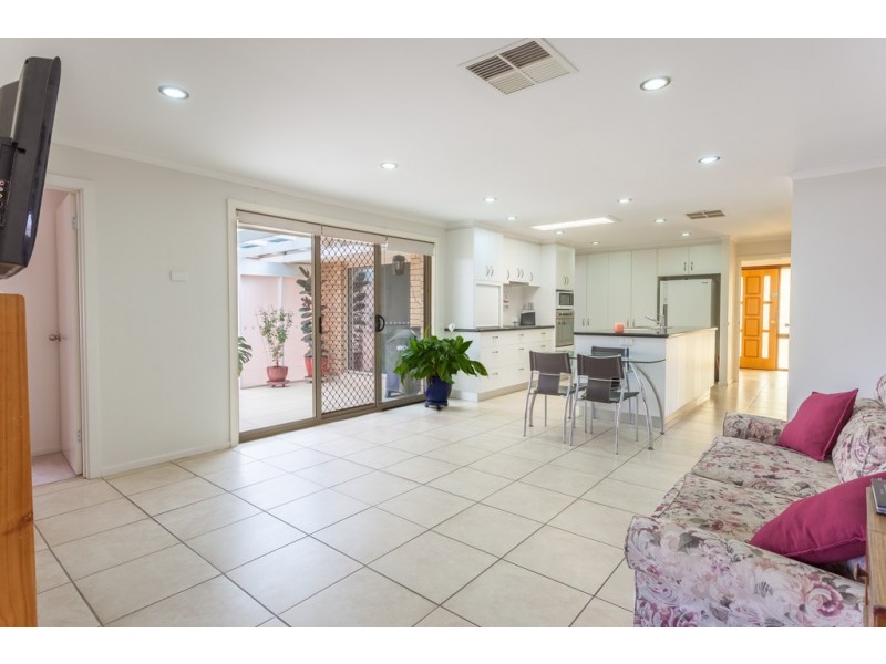 22 Fleming Drive, Corowa NSW 2646