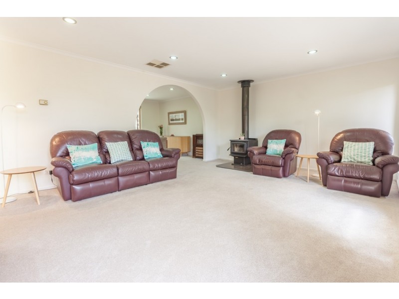 22 Fleming Drive, Corowa NSW 2646