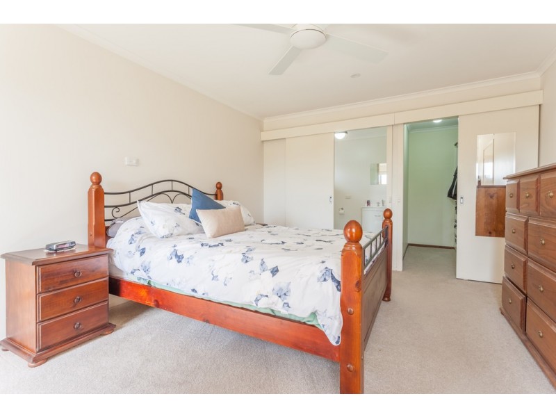 22 Fleming Drive, Corowa NSW 2646