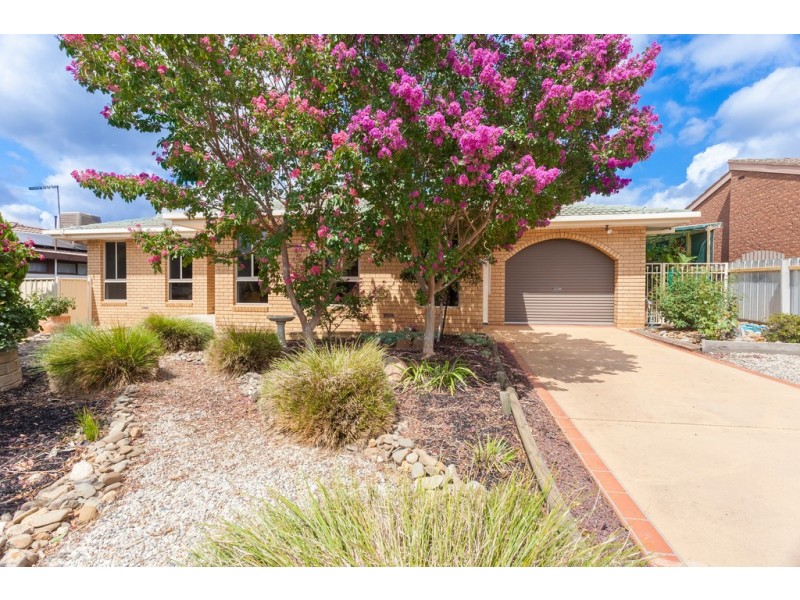 22 Fleming Drive, Corowa NSW 2646