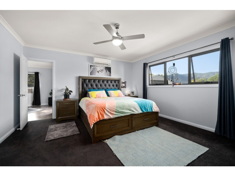 12 Charles Street, Tawonga VIC 3697