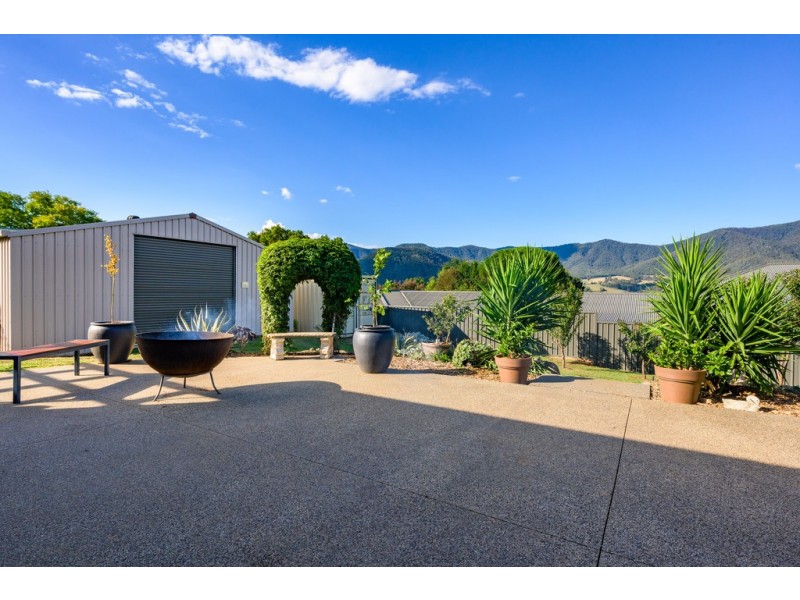 12 Charles Street, Tawonga VIC 3697