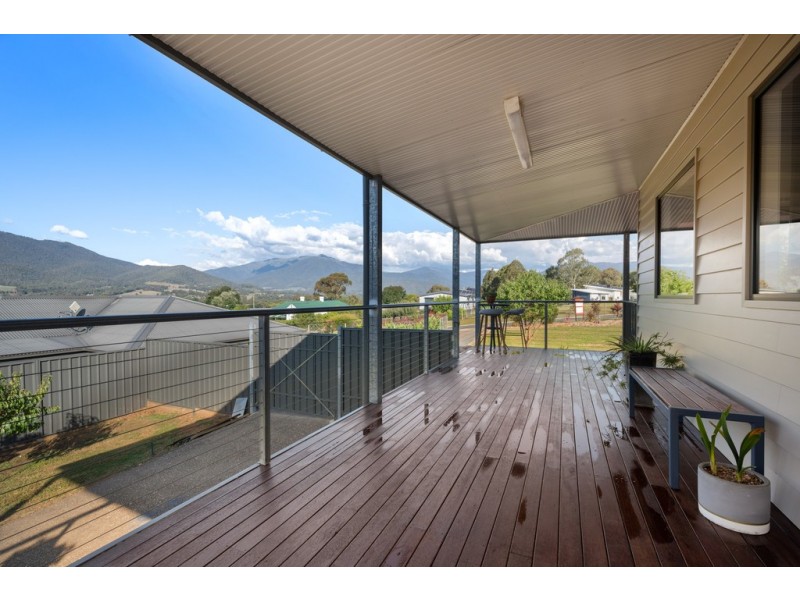 12 Charles Street, Tawonga VIC 3697