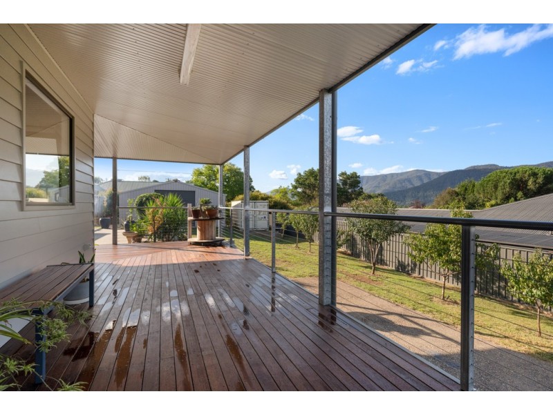 12 Charles Street, Tawonga VIC 3697